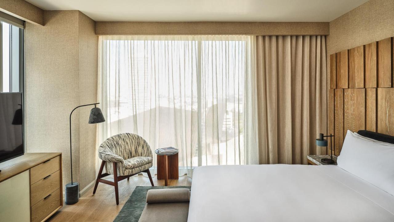 Conrad Angeles Los Angeles