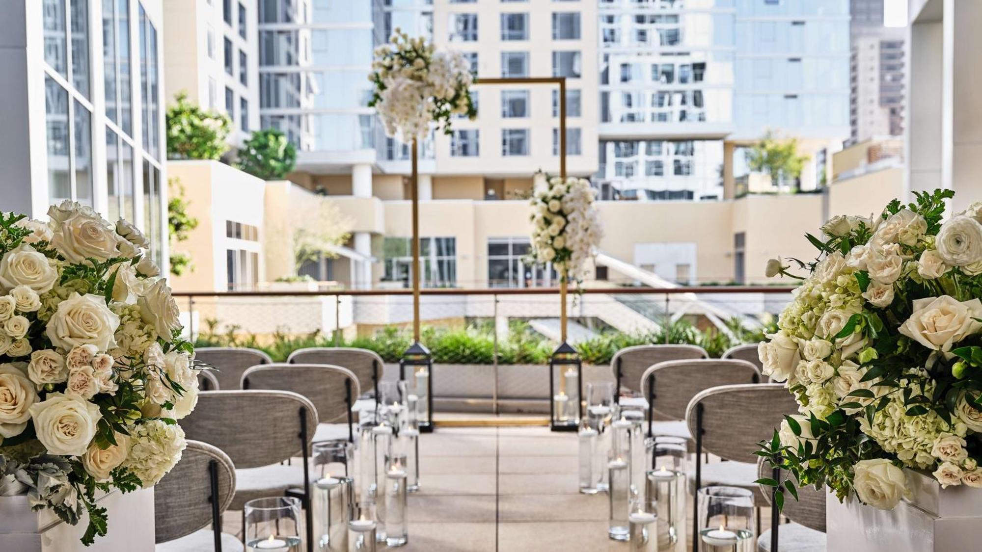 Conrad Angeles Hotel 5*
